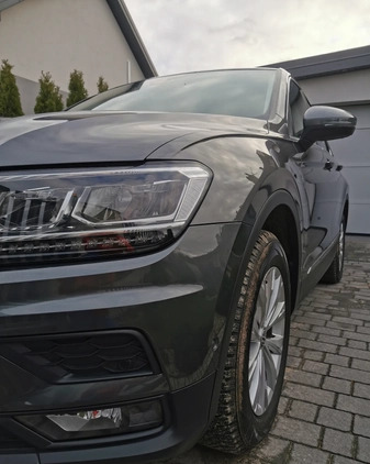 Volkswagen Tiguan cena 125000 przebieg: 40600, rok produkcji 2019 z Józefów małe 121